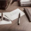 Set Ballpoint Pen Léman™ Toile de Jouy & Burgundy Leather Case - Image 9